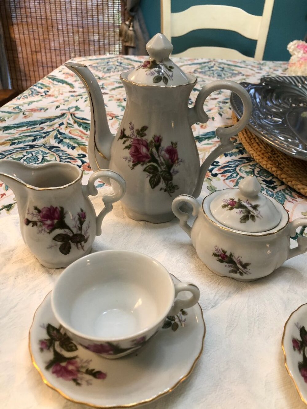 VINTAGE "MOSS ROSE" TEA SET & 6 DEMI TASSE CUPS AND SAUCERS - Picture 2 of 8